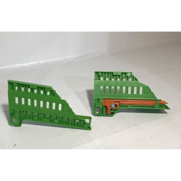 Thomas the Train Trackmaster Partial Cut Bridge Overpass Tracks Green Set of 2 - Picture 4 of 11